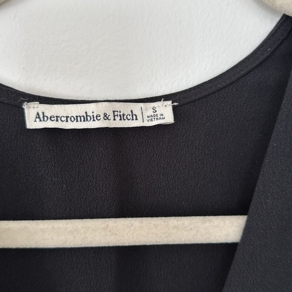 Abercrombie and Fitch Long Sleeve top in Black - Picture 3 of 4